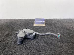 Gebruikte Carterventilatie Mercedes E (W212) E-63 AMG V8 32V Prijs € 30,00 Inclusief btw aangeboden door Van Kronenburg Engines