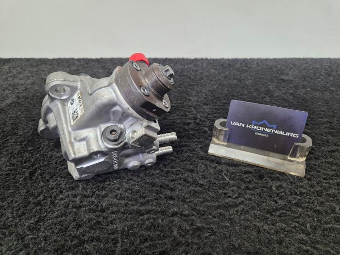 Gebruikte Dieselpomp BMW 5 serie (F10) 535d 24V Prijs € 300,00 Inclusief btw aangeboden door Van Kronenburg Engines