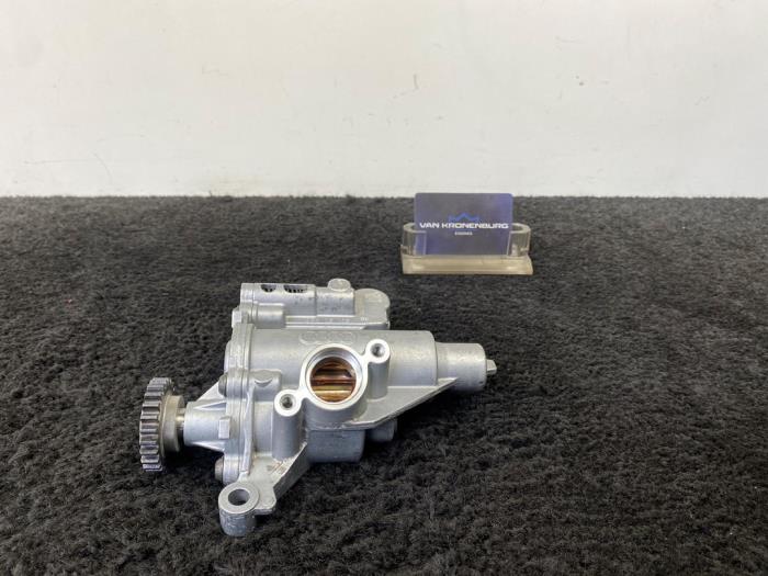 Gebruikte Oliepomp Volkswagen Golf VII (AUA) 2.0 GTI 16V Prijs € 150,00 Inclusief btw aangeboden door Van Kronenburg Engines