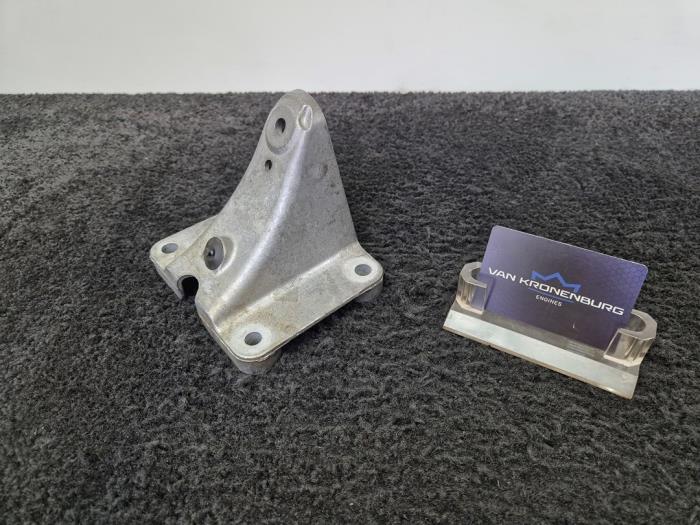 Gebruikte Motorsteun Landrover Range Rover IV (LG) 3.0 V6 Supercharged Prijs € 50,00 Inclusief btw aangeboden door Van Kronenburg Engines