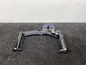 Gebruikte Waterpijp Jaguar XJ (X351) 3.0 V6 Supercharged 24V AWD Prijs € 60,00 Inclusief btw aangeboden door Van Kronenburg Engines