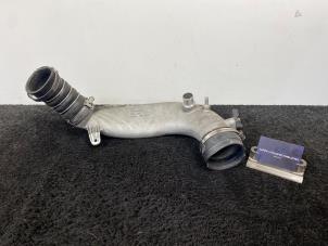 Gebruikte Intercooler Buis Audi RS 6 Avant (C6) RS6 5.0 V10 40V TFSI Prijs € 40,00 Inclusief btw aangeboden door Van Kronenburg Engines
