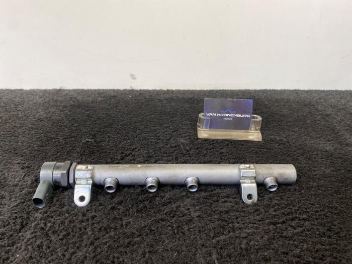 Gebruikte Verstuiver brug Mercedes CLK (C209) 3.2 320 CDI V6 24V Prijs € 60,00 Inclusief btw aangeboden door Van Kronenburg Engines