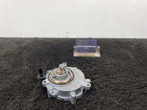 Gebruikte Vacuumpomp (Benzine) Audi RS 5 (F53/F5P) 2.9 V6 TFSI 24V Prijs € 155,00 Inclusief btw aangeboden door Van Kronenburg Engines