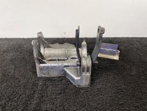 Gebruikte Cardan steun Landrover Range Rover Evoque (LVJ/LVS) 2.2 eD4 16V 5-drs. Prijs € 54,99 Inclusief btw aangeboden door Van Kronenburg Engines