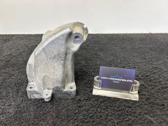 Gebruikte Motorrubber Mercedes E (W212) E-300 CDI V6 24V BlueEfficiency Prijs € 30,00 Inclusief btw aangeboden door Van Kronenburg Engines