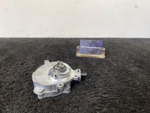 Gebruikte Vacuumpomp (Benzine) Audi A8 (D4) 3.0 V6 24V TFSI Quattro Prijs € 40,00 Inclusief btw aangeboden door Van Kronenburg Engines