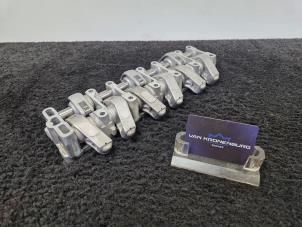 Gebruikte Tuimelaar Mercedes SL (R230) 3.7 SL-350 V6 18V Prijs € 75,00 Inclusief btw aangeboden door Van Kronenburg Engines