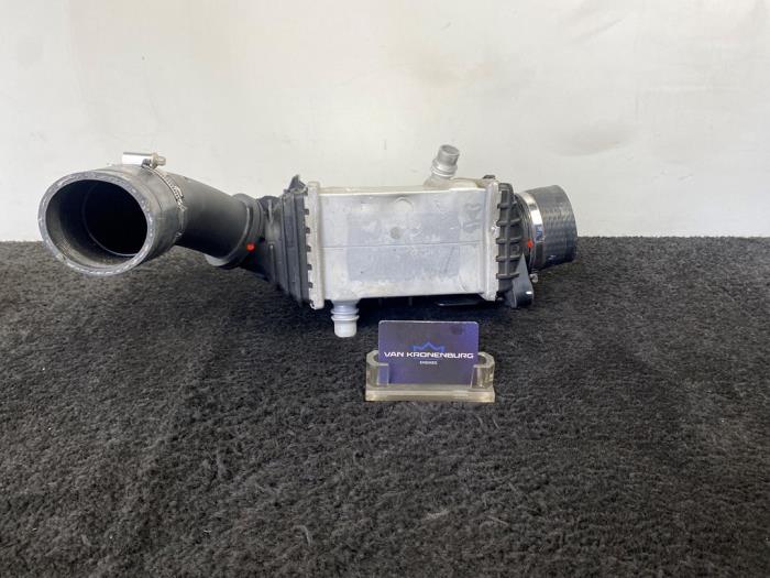 Gebruikte Intercooler BMW M5 (F90) 4.4 xDrive V8 32V TwinPower Turbo Prijs € 150,00 Inclusief btw aangeboden door Van Kronenburg Engines