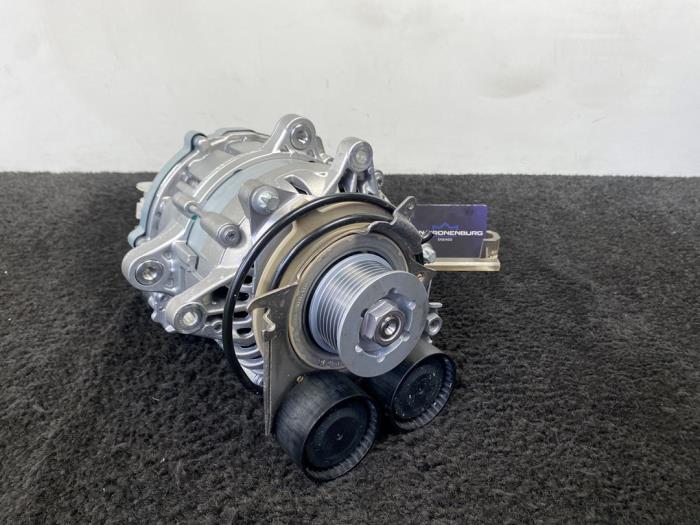Nieuwe Dynamo Mercedes C-Klasse AMG (W206) C-63S E-Performance AMG 2.0 Turbo 4-Matic+ Prijs € 1.210,00 Inclusief btw aangeboden door Van Kronenburg Engines