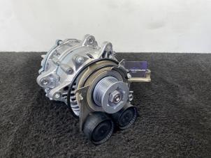 Nieuwe Dynamo Mercedes C-Klasse AMG (W206) C-63S E-Performance AMG 2.0 Turbo 4-Matic+ Prijs € 1.210,00 Inclusief btw aangeboden door Van Kronenburg Engines