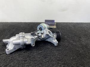 Nieuwe Waterpomp Mercedes C (W205) C-180 1.6 16V Prijs € 150,00 Inclusief btw aangeboden door Van Kronenburg Engines