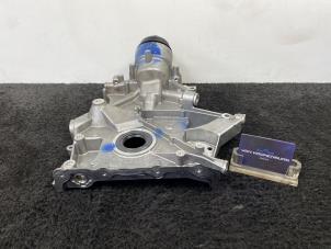 Gebruikte Oliefilterhuis Mercedes E (W213) E-200 2.0 Turbo 16V Prijs € 150,00 Inclusief btw aangeboden door Van Kronenburg Engines