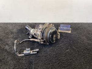 Gebruikte Koelvloeistof pomp Mercedes B (W246) 2.2 B-220 CDI BlueEFFICIENCY,d 16V Prijs € 45,00 Inclusief btw aangeboden door Van Kronenburg Engines