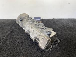 Gebruikte Kleppendeksel Mercedes S (W220) 5.0 S-500 V8 24V Prijs € 60,00 Inclusief btw aangeboden door Van Kronenburg Engines