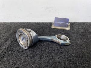 Gebruikte Zuiger Mercedes A (W176) 1.6 A-160 16V Prijs € 151,25 Inclusief btw aangeboden door Van Kronenburg Engines