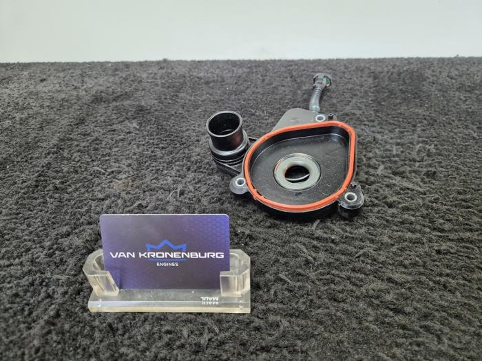 Carterventilatie van een Mercedes-Benz E (W212) E-63 AMG V8 32V 2015