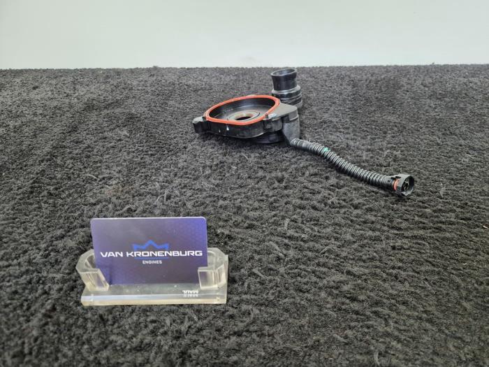 Carterventilatie van een Mercedes-Benz E (W212) E-63 AMG V8 32V 2015