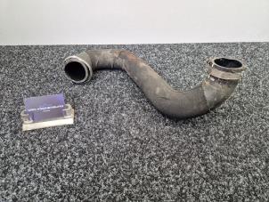 Gebruikte Intercooler Slang Audi A4 (B9) 2.0 40 TFSI Mild hybrid 16V Quattro Prijs € 84,70 Inclusief btw aangeboden door Van Kronenburg Engines
