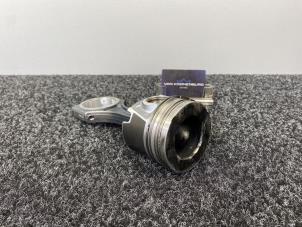 Gebruikte Zuiger Mercedes E (W212) E-200 CDI 16V BlueEfficiency,BlueTEC Prijs € 60,50 Inclusief btw aangeboden door Van Kronenburg Engines