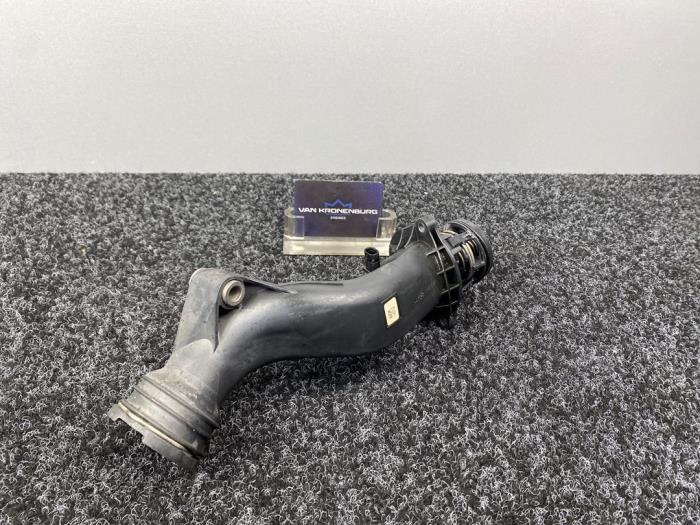 Thermostaat van een Mercedes-AMG SL AMG (R231) 5.5 63 AMG V8 32V 2017