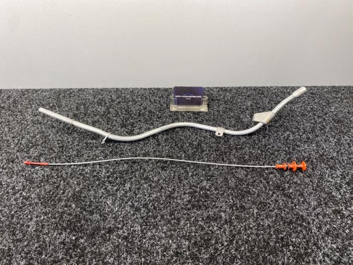 Olie Peilstok van een Mercedes-AMG SL AMG (R231) 5.5 63 AMG V8 32V 2016