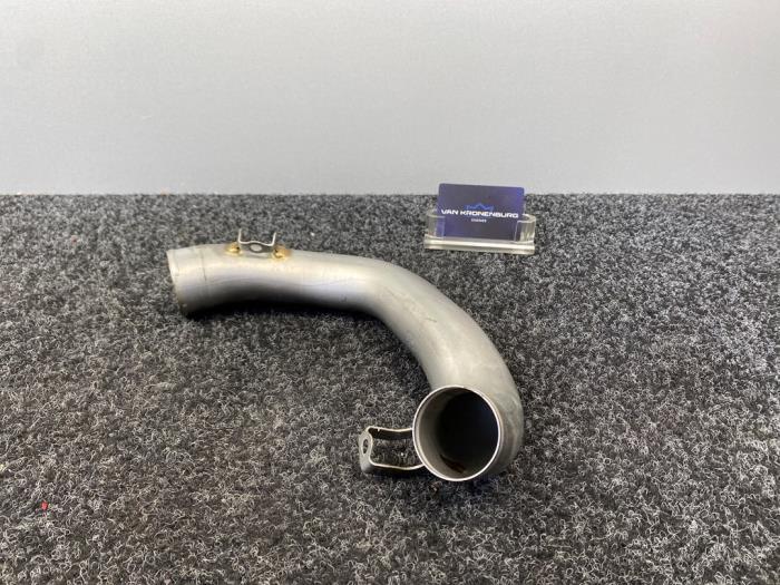 Gebruikte Intercooler Buis Mercedes SL AMG (R231) 5.5 63 AMG V8 32V Prijs € 50,00 Inclusief btw aangeboden door Van Kronenburg Engines