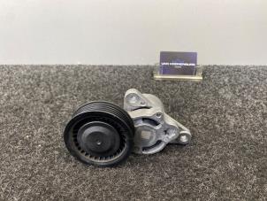 Gebruikte Spanrol Multiriem Mercedes E (W213) E-220d 2.0 Turbo 16V Prijs € 99,95 Inclusief btw aangeboden door Van Kronenburg Engines