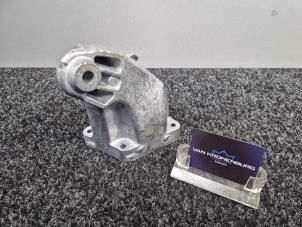 Gebruikte Motorsteun Mercedes E (W212) E-300 CDI V6 24V BlueEfficiency Prijs € 33,00 Inclusief btw aangeboden door Van Kronenburg Engines