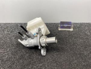 Gebruikte Hoofdremcilinder Mercedes GLS AMG (X167) 4.0 63 AMG 4-Matic+ EQ Boost Prijs € 49,95 Inclusief btw aangeboden door Van Kronenburg Engines