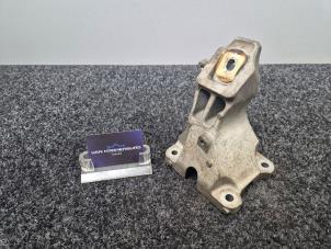 Gebruikte Motorsteun Landrover Range Rover IV (LG) 5.0 V8 32V Supercharged Prijs € 50,00 Inclusief btw aangeboden door Van Kronenburg Engines