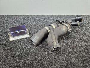 Gebruikte Thermostaathuis Landrover Range Rover Sport (LS) 5.0 V8 32V Supercharged Prijs € 49,95 Inclusief btw aangeboden door Van Kronenburg Engines