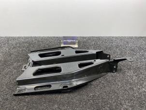 Nieuwe Versnellingsbak Steun Porsche 911 (996) 3.6 Carrera 4 24V Prijs € 149,96 Inclusief btw aangeboden door Van Kronenburg Engines