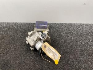 Nieuwe Servopomp Porsche 911 (996) 3.6 Carrera 4 24V Prijs € 499,95 Inclusief btw aangeboden door Van Kronenburg Engines