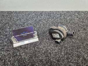 Gebruikte Extra waterpomp Mercedes GLE AMG Coupe (C292) 5.5 63 AMG V8 biturbo 32V 4-Matic Prijs € 23,99 Inclusief btw aangeboden door Van Kronenburg Engines