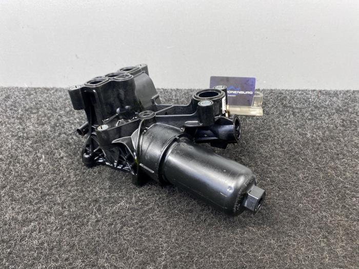Gebruikte Oliefilterhuis Volkswagen Passat Variant (3G5) 2.0 TDI 16V 150 4Motion Prijs € 50,00 Inclusief btw aangeboden door Van Kronenburg Engines