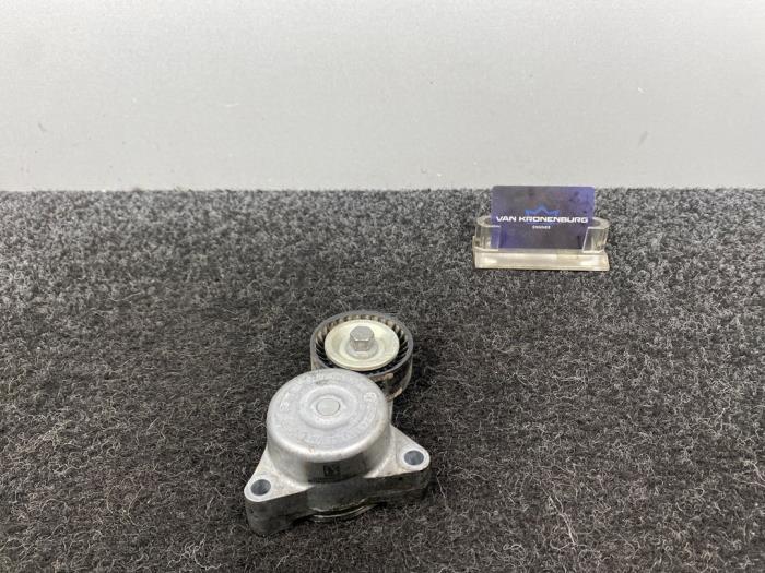 Gebruikte Spanrol Multiriem Mercedes ML III (166) 4.7 ML-500 BlueDirect 32V 4-Matic Prijs € 40,00 Inclusief btw aangeboden door Van Kronenburg Engines