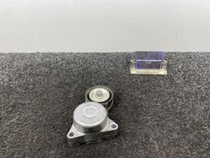 Gebruikte Spanrol Multiriem Mercedes ML III (166) 4.7 ML-500 BlueDirect 32V 4-Matic Prijs € 40,00 Inclusief btw aangeboden door Van Kronenburg Engines