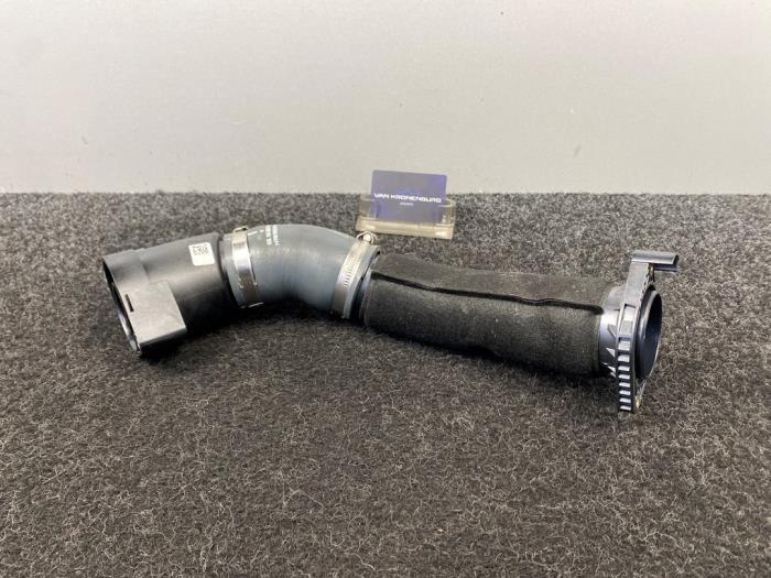 Gebruikte Intercooler Buis Volkswagen Golf VIII (CD1) 2.0 GTD 16V 4Motion Prijs € 39,95 Inclusief btw aangeboden door Van Kronenburg Engines