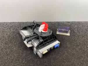 Gebruikte Regelunit Multi Media Tesla Model 3 Prijs op aanvraag aangeboden door Van Kronenburg Engines