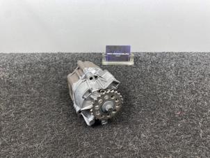 Gebruikte Oliepomp Mercedes E (W213) E-220d 2.0 Turbo 16V Prijs € 149,96 Inclusief btw aangeboden door Van Kronenburg Engines