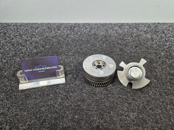 Nokkenas Verstelling van een Mercedes-Benz C (W204) 6.2 C-63 AMG V8 32V 2013