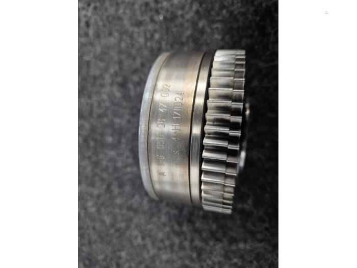 Nokkenas Verstelling van een Mercedes-Benz C (W204) 6.2 C-63 AMG V8 32V 2013