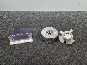 Gebruikte Nokkenas Verstelling Mercedes C (W204) 6.2 C-63 AMG V8 32V Prijs € 300,00 Inclusief btw aangeboden door Van Kronenburg Engines