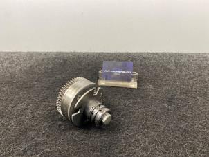 Gebruikte Nokkenas Verstelling Mercedes C (W204) 6.2 C-63 AMG V8 32V Prijs € 450,00 Inclusief btw aangeboden door Van Kronenburg Engines