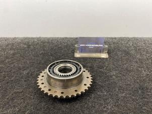 Gebruikte Nokkenas Verstelling BMW 5 serie (E39) 540i 32V Prijs € 349,94 Inclusief btw aangeboden door Van Kronenburg Engines