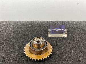 Gebruikte Nokkenas Verstelling BMW 5 serie (E39) 540i 32V Prijs € 349,94 Inclusief btw aangeboden door Van Kronenburg Engines