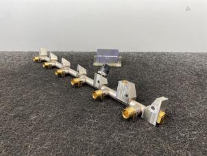 Gebruikte Injector brug BMW 7 serie (E65/E66/E67) 760i,Li 6.0 V12 48V Prijs € 99,99 Inclusief btw aangeboden door Van Kronenburg Engines