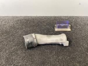 Gebruikte Intercooler Buis Mercedes S (W220) 6.0 S-65L AMG V12 36V Prijs € 30,00 Inclusief btw aangeboden door Van Kronenburg Engines