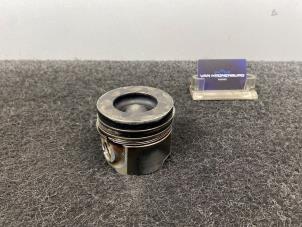 Gebruikte Zuiger Audi Q7 (4LB) 3.0 TDI V6 24V Prijs € 50,00 Inclusief btw aangeboden door Van Kronenburg Engines